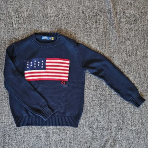 Ralph Lauren Flag Tröja - Fet tröja från Polo Ralph Lauren | Skick 9/10 |Storlek S | Marinblå | Pris diskuterbart 😊