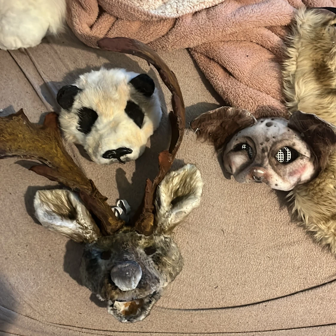 Säljer alla mina Therian saker - 2