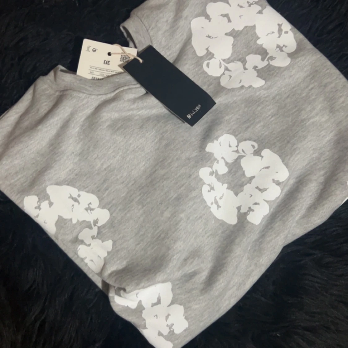 Grå t-shirt med vita blommor Från Denim Tears - 2