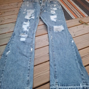 Gallery dept flared jeans - M size true to size 29-32 on the waist 