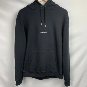 Saint Laurent hoddie  - Extremt snygg och exklusiva hoddie från saint Laurent. Nypris runt 5000kr! Hör av dig vid frågor. Size M