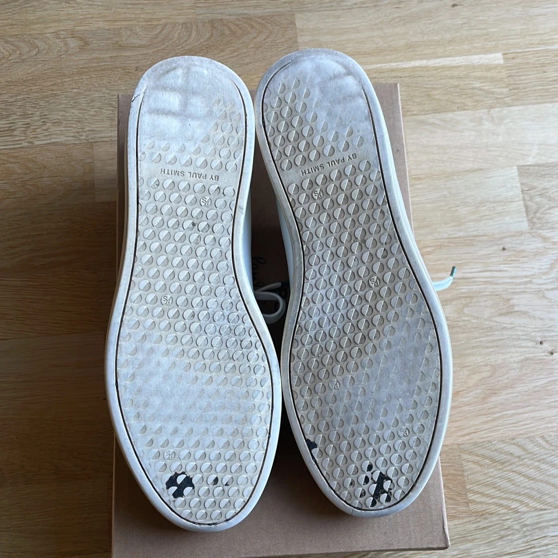 Vita sneakers från Paul Smith med ränder - 3