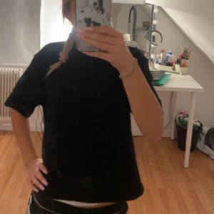 Stickad tröja from Gina  - Svart stickad tröja från Gina nästan aldrig använd i jättebra skick💗