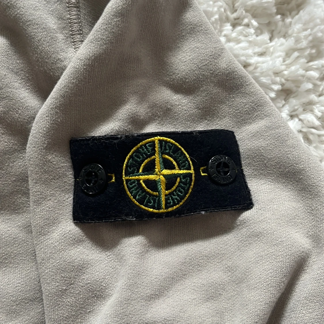 Beige/grön/grå aktig sweatshirt från Stone Island - 2
