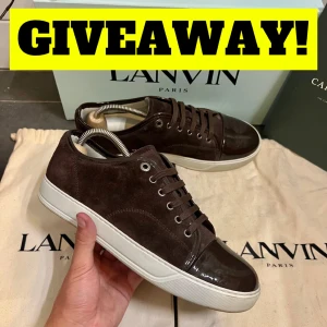 Giv3away! Lanvin!  - Tjena! Jag tänkte köra en giv3away på dessa helt nya lanvins! ALLT og följs med! Box, 2 dustbags, extrasnören och KVITTO! För att delta: 1️⃣Likea denna annons! 2️⃣Följd detta konto på plick!🎉 Vinnaren dras när vi nått 500 följare här på plick! Lycka till!🙌