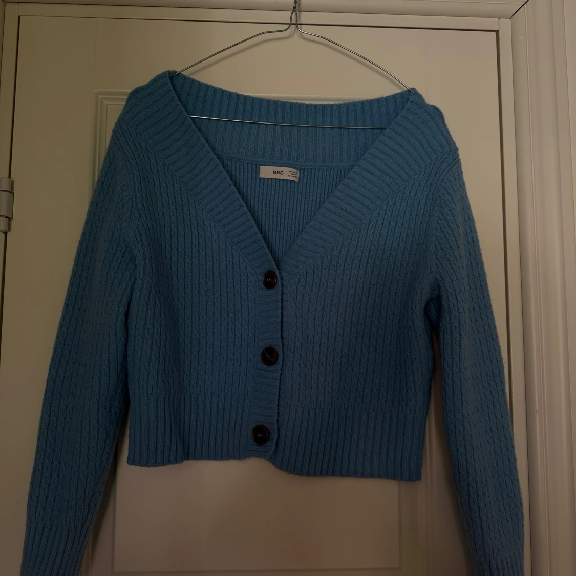 Blå stickad kofta från MNG - 2