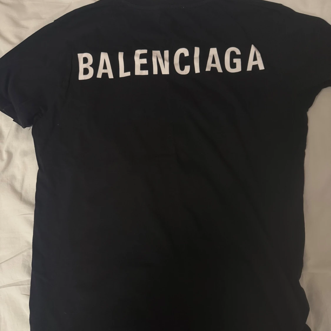 Svart t-shirt med tryck - 1