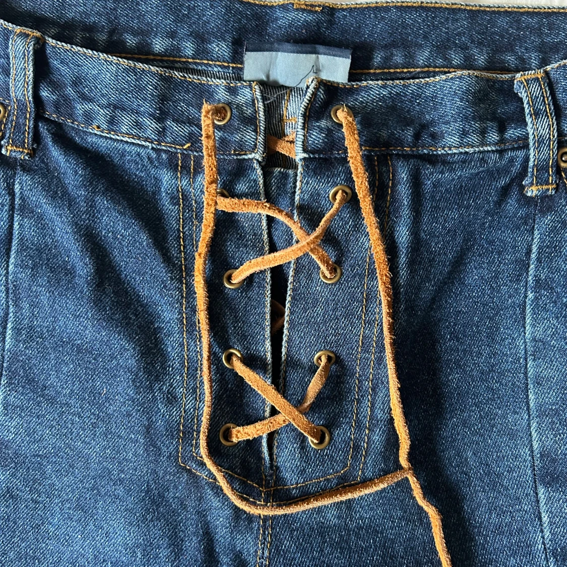 Blå jeans med snörning från Zoey Beth - 3