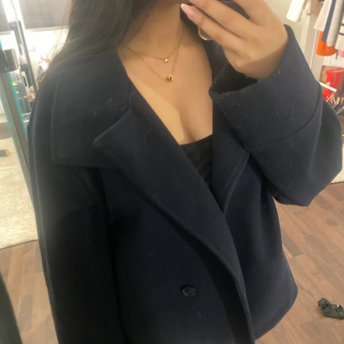 Mörkblå ullkappa med bred krage - 1