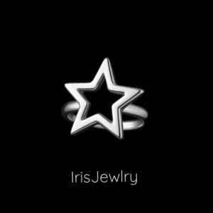 Silver ring stjärna  - GRATIS GÅVA MED VARGE ORDER!! Supertrendig stockholmsstil tjejer, ring silver. Gjord av stål, jag svarar och skickar alltid snabbt!