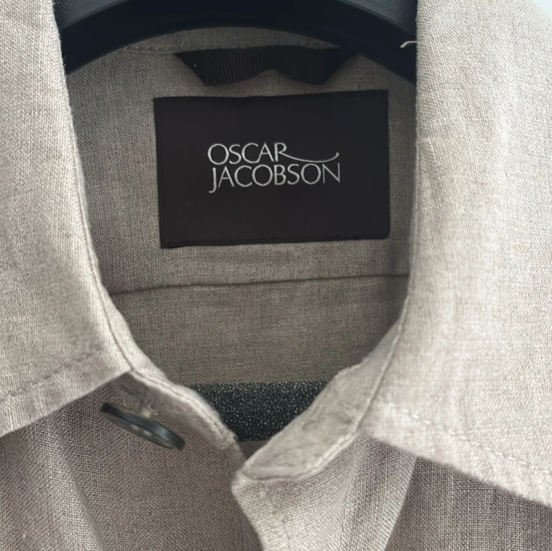Beige linnéovershirt från Oscar Jacobson - 1