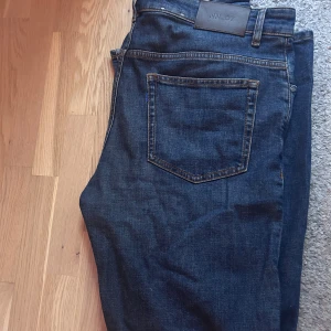 Nn07 jeans Johnny 1839 33/32 - Mörkblåa jeans från danska nn07 med hög kvalitet.