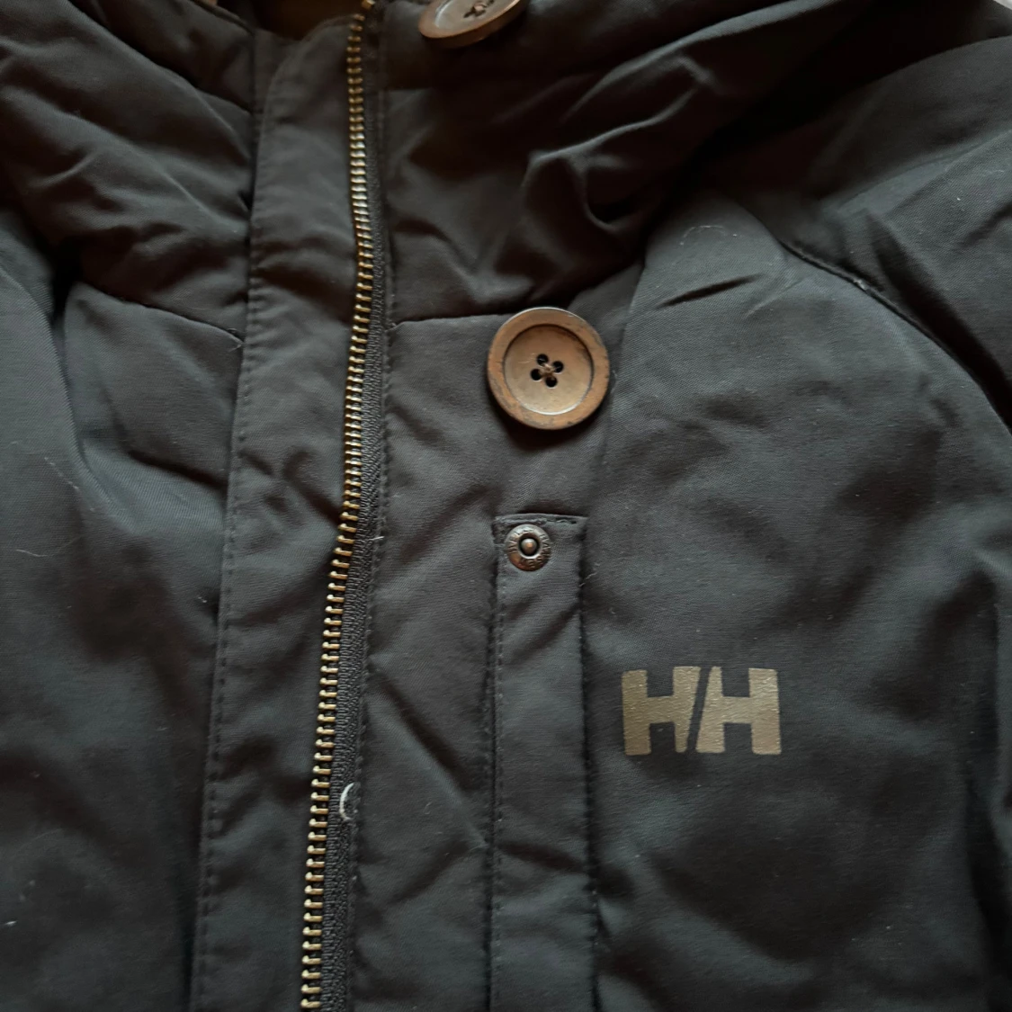 Svart pufferjacka Helly Hansen M - 1
