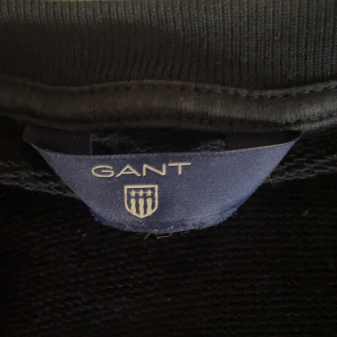 Svart långärmad tröja från GANT - 3