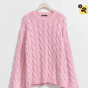 Ljusrosa kabelstickad tröja - Supermysig ljusrosa kabelstickad tröja.                         Stl XL                                                                                         Mycket bra skick.                                                              Skulle säga att den är lite mer rosa i verkligen än på mina egna bilder