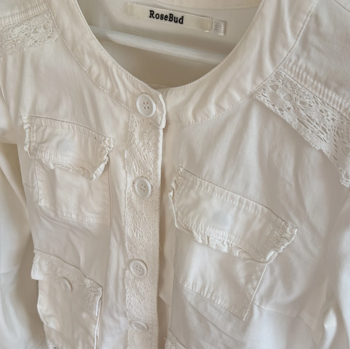 Vit jacka med spets från RoseBud - 2