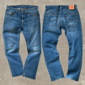 Levi's 511  - Tjena, nu säljer jag ett par riktigt schyssta jeans ifrån Levis. De har en snygg tvätt och är i ett bra skick. Jeansen är i storleken L30 W30 och i moddelen 511 asså straight fit. Om du har några frågor är det bara att skriva!