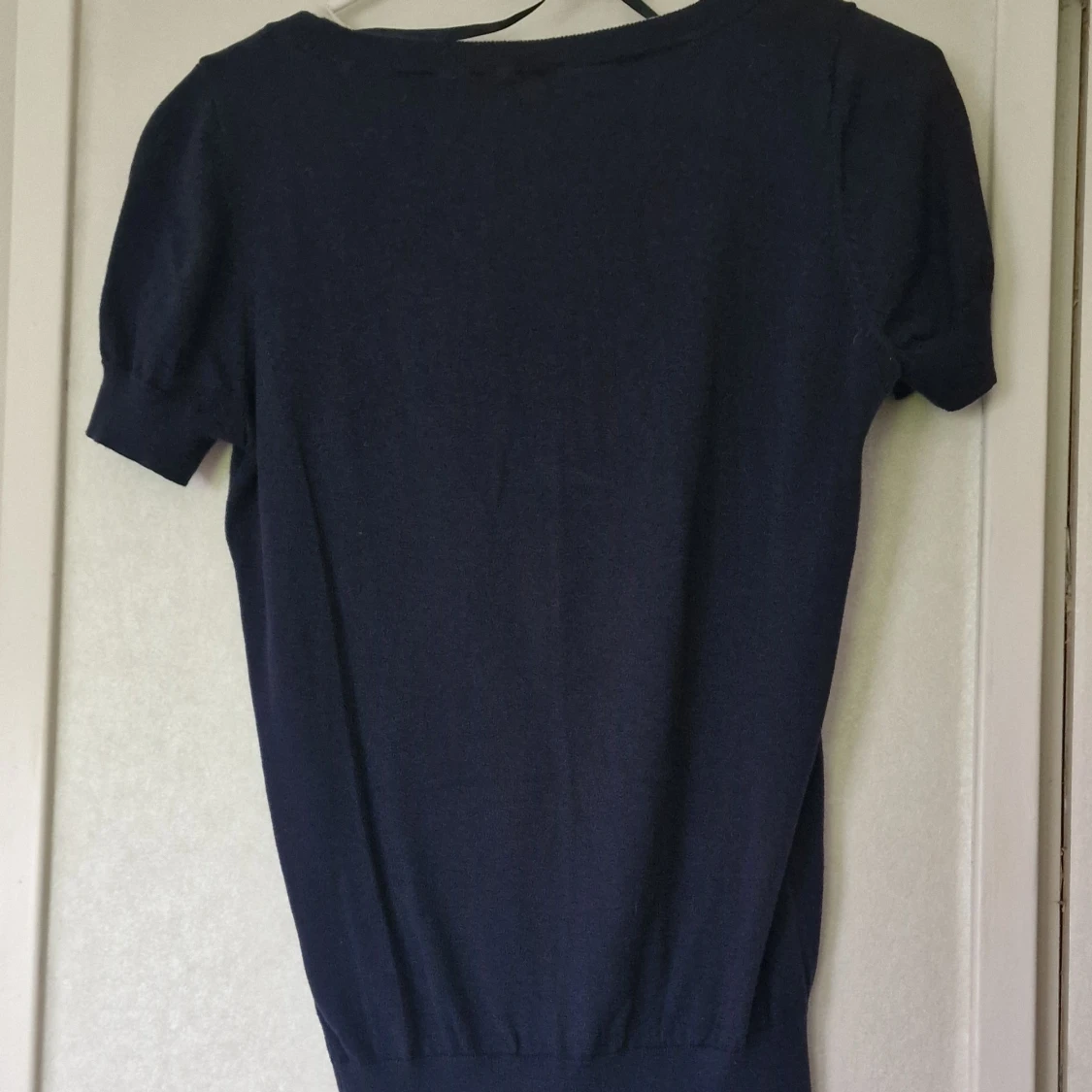 Mörkblå blus med volang från Esprit - 1