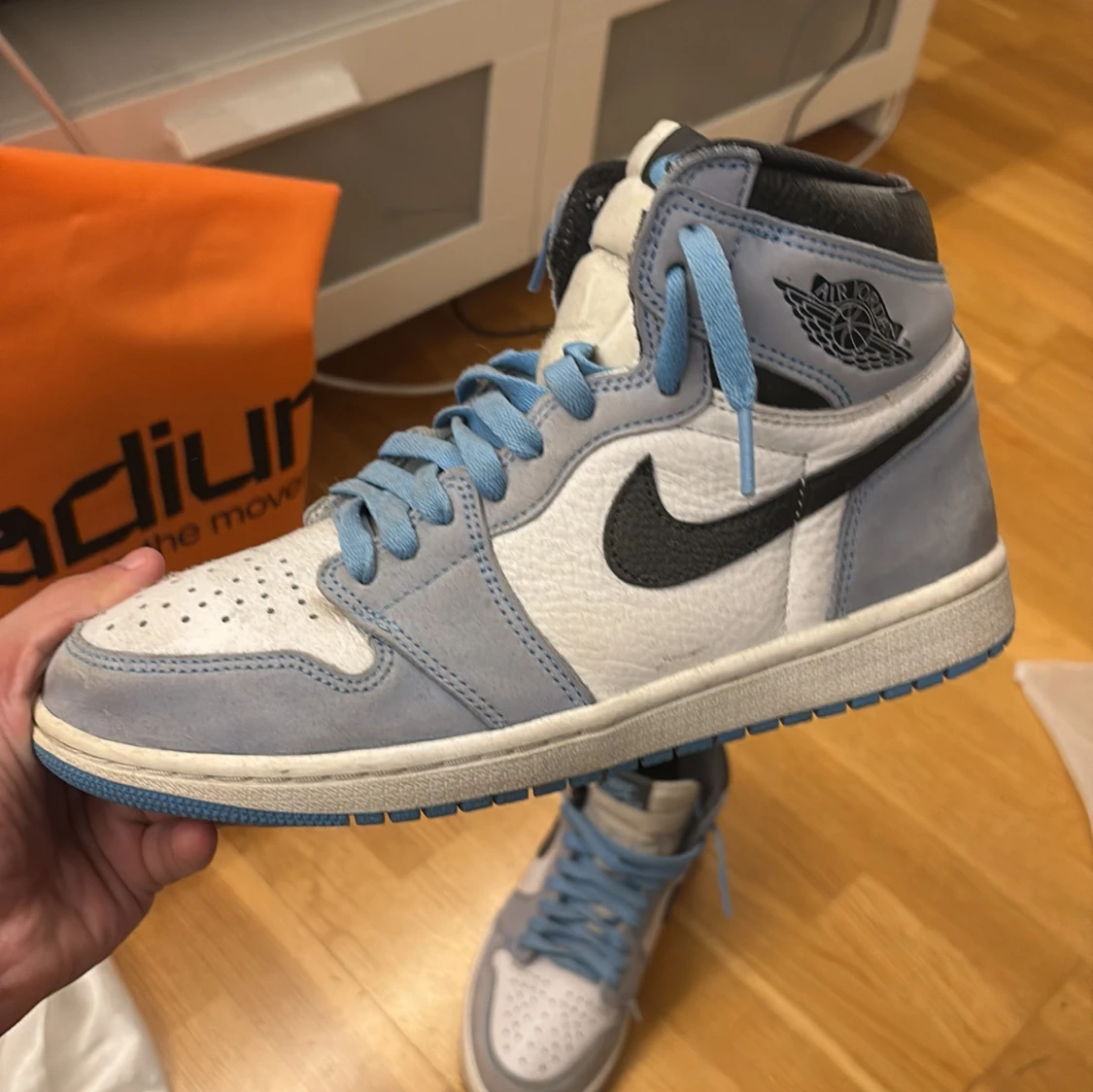 Nike Air Jordan 1 High University Blue - 2