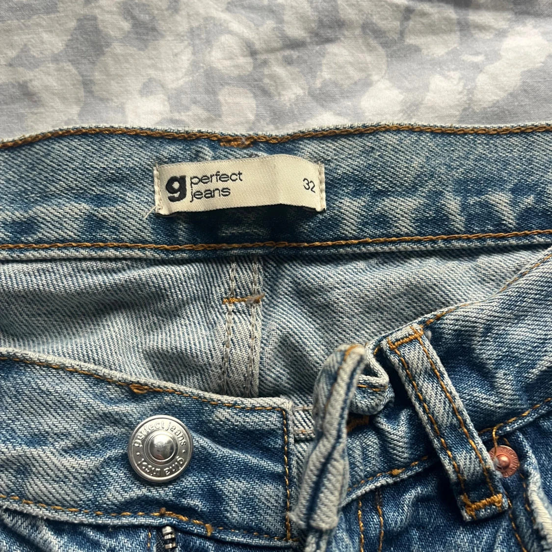 Ljusblå jeans från Gina Tricot - 1