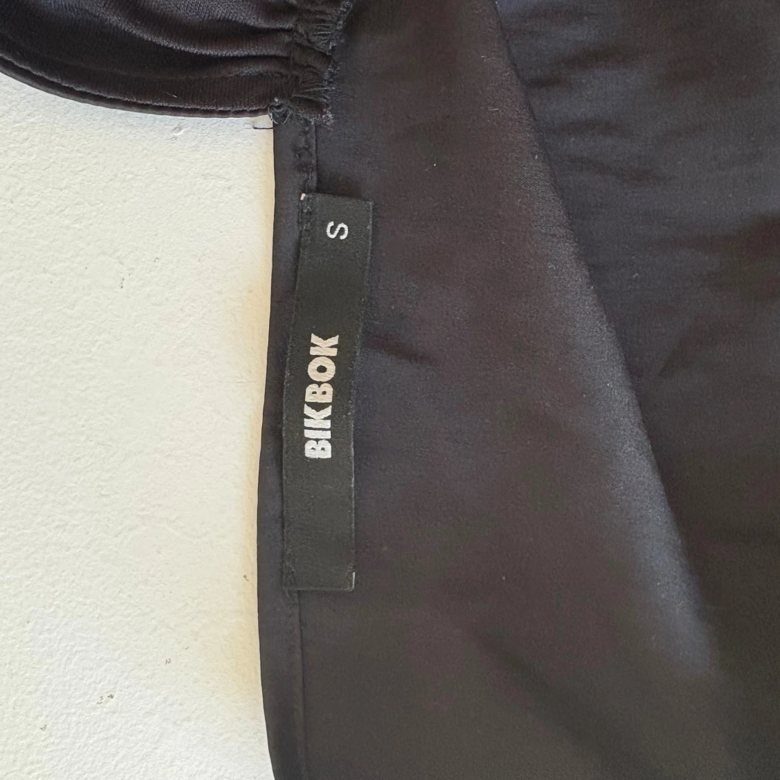 Svart festtopp från Bik Bok - 3