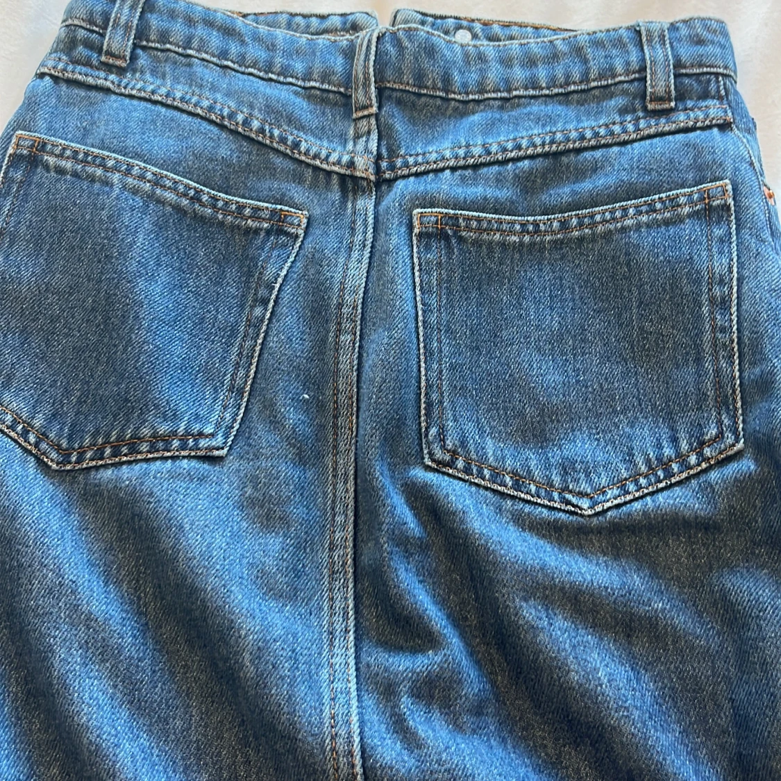 Lång jeanskjol med slits - 1