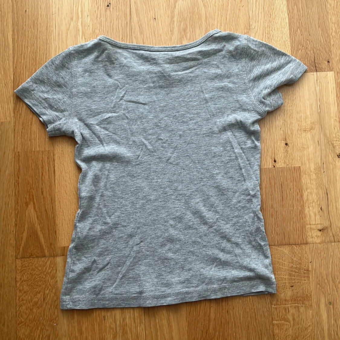 Grå basic t-shirt från Ellos - 1