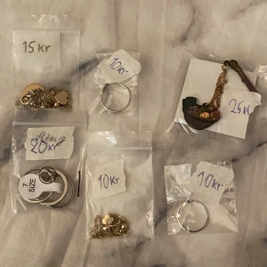 Smycken  - Smycken, alla för 70kr 