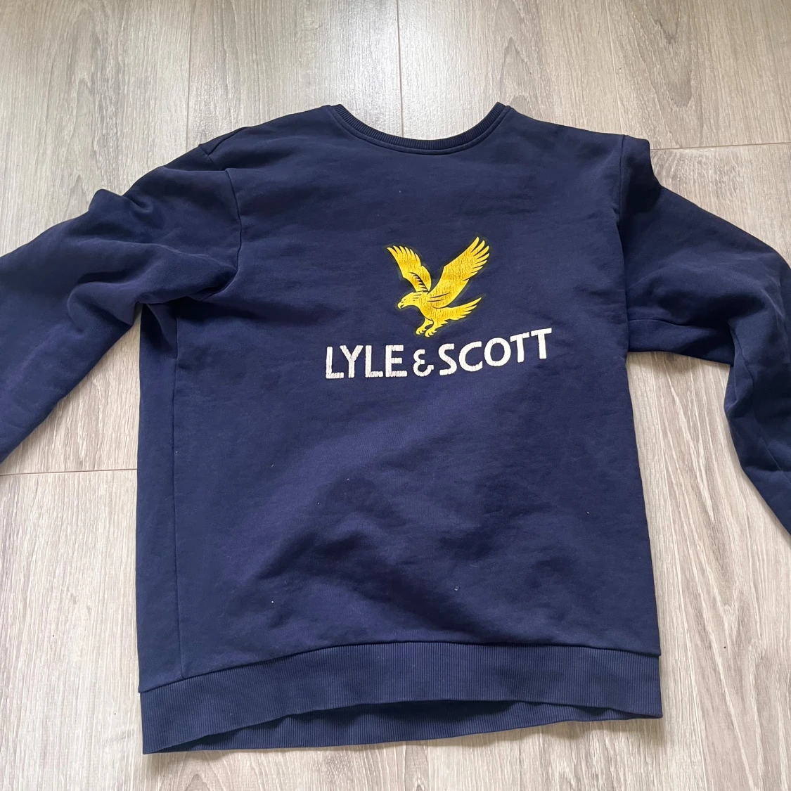 Mörkblå Lyle & Scott sweatshirt - 1
