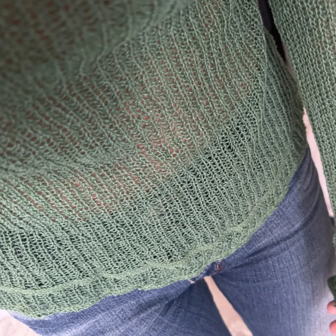 Grön ribbad stickad tröja - 2