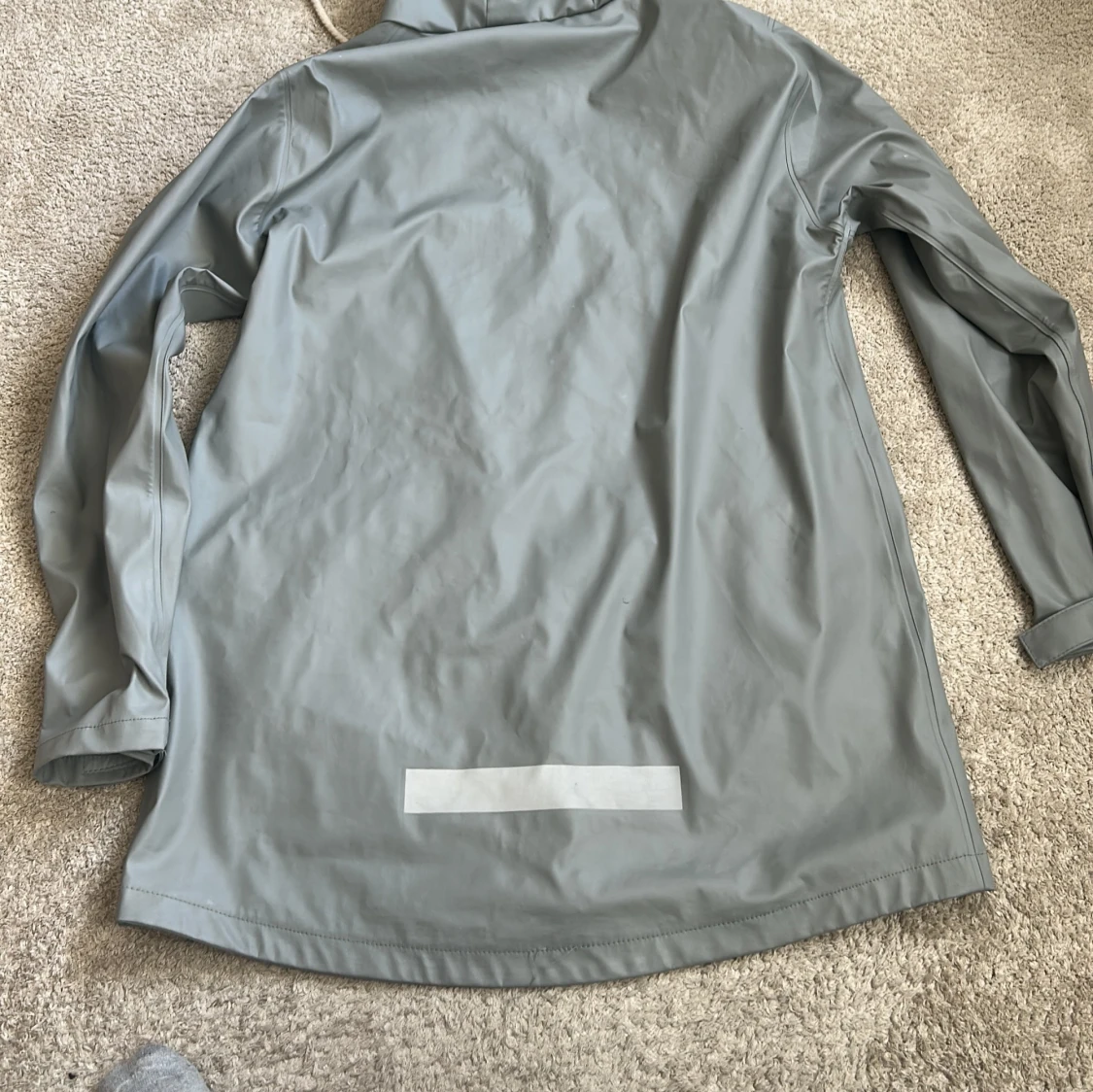 Grå regnjacka med huva från 157 - 1