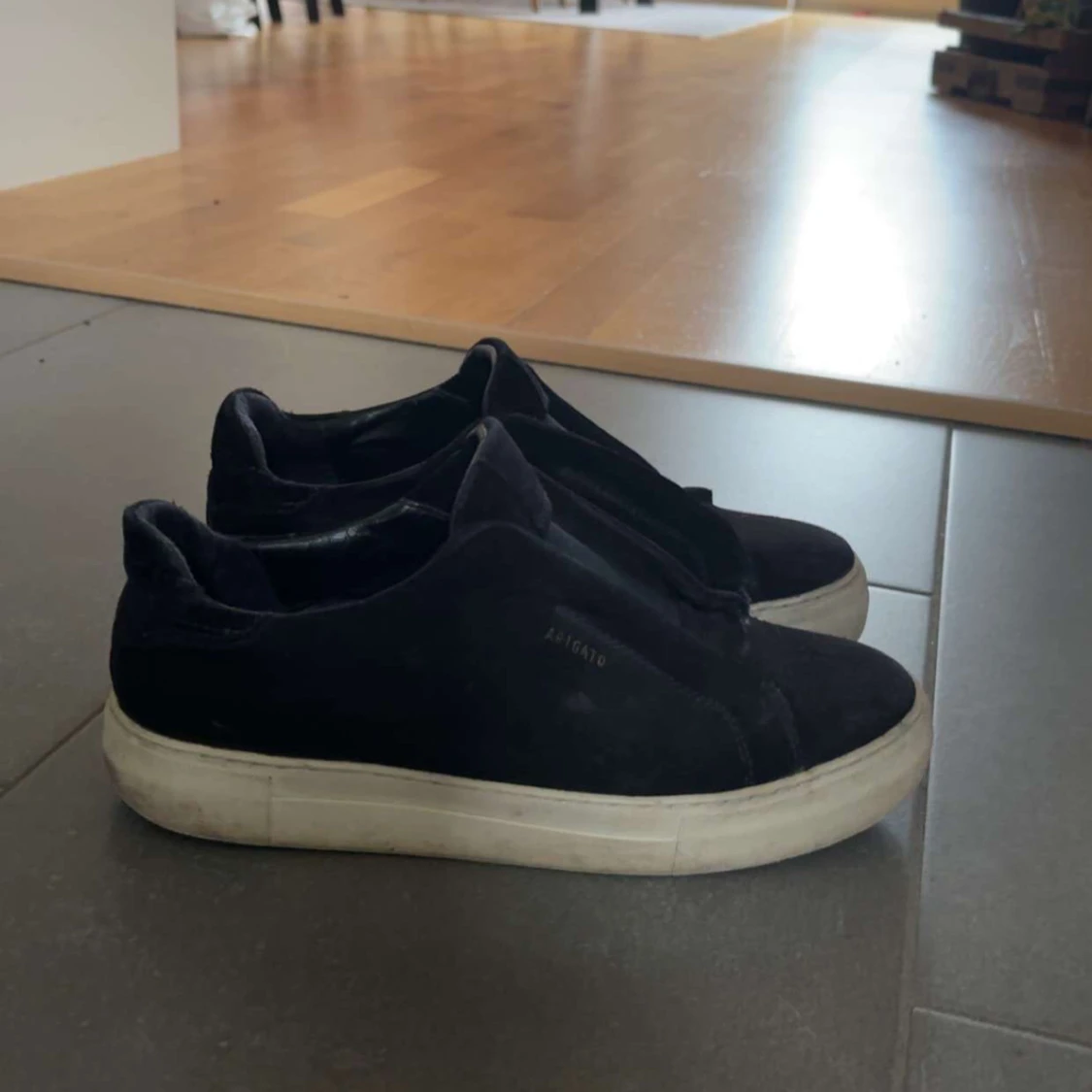 Svarta sneakers från Axel Arigato - 1