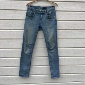 Tiger Of Sweden Jeans Pistolero 31/30 - Hej! Säljer nu mina Tiger Of Sweden Jeans i den populära modellen Pistolero. De är använda men i fint skick. Storlek W31 L30. Passform slim fit. Sitter riktigt snyggt. Ordinarie pris: 1700 kr. Hör av dig om du undrar något! 