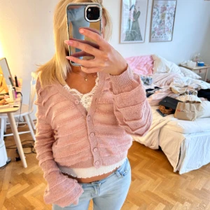 rosa kofta  - superfin rosa kofta, i nyskick 