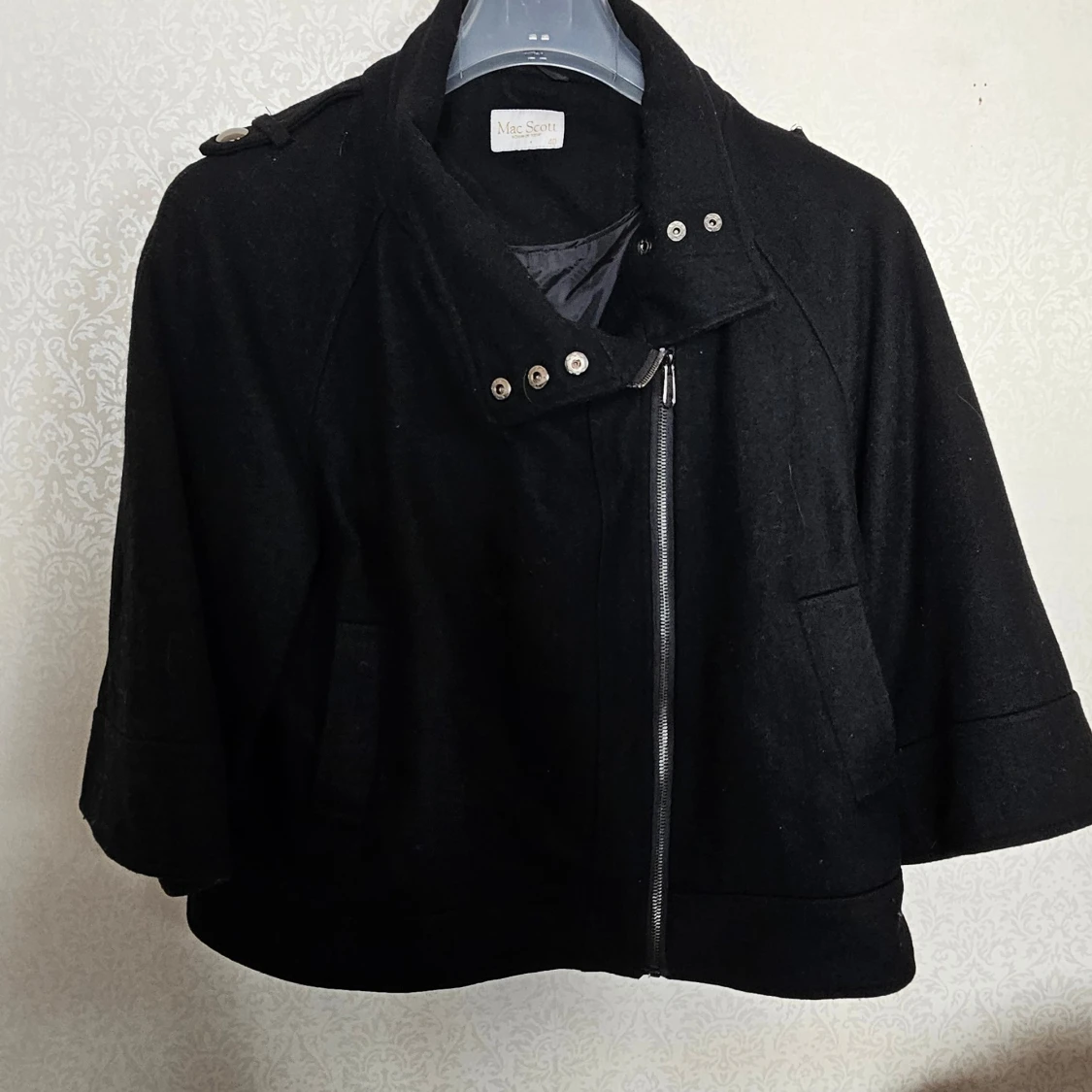 Svart ulljacka från Mac Scott, stl 40