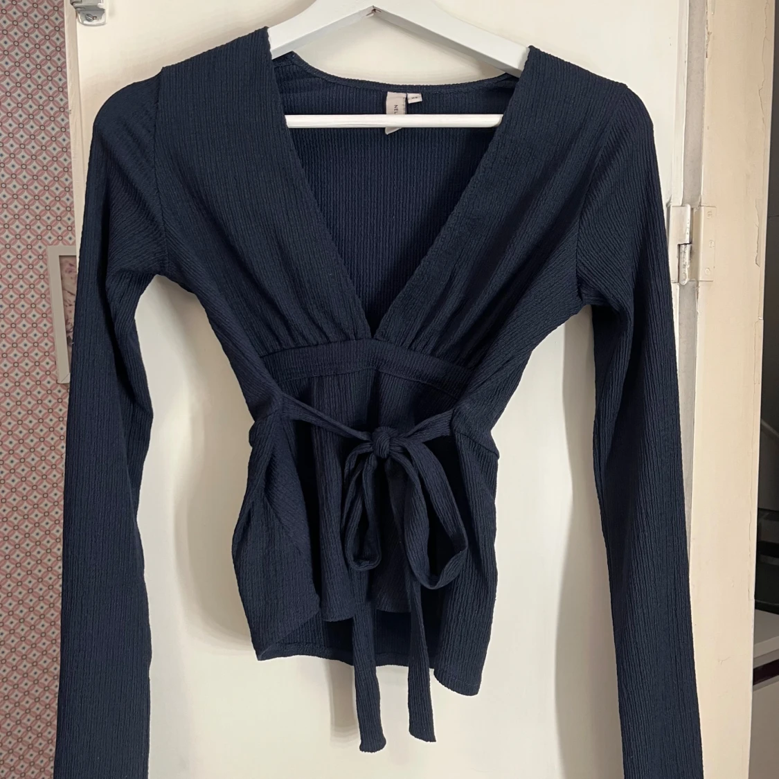 Omlottopp med knyt från Nelly - 2