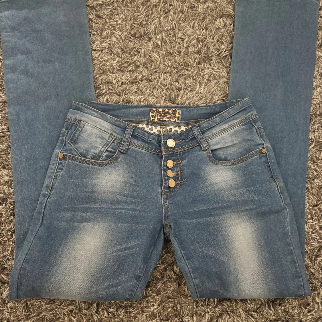 Blå skinny jeans från Monday Denim