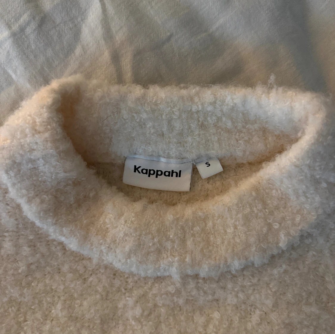 Vit polotröja från Kappahl i S - 2