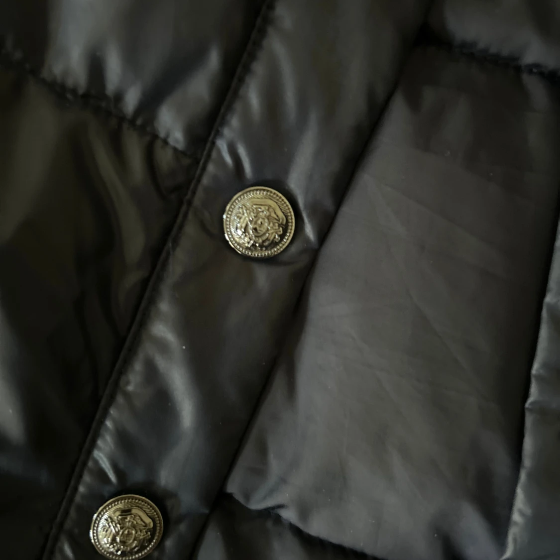 Mörkblå pufferjacka från Massimo Dutti - 4