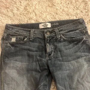 Lågmidjade jeans - Super snygga lågmidjade raka jeans. 