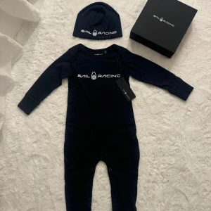 Sail Racing babyset i presentbox 12-18mån - Sail Racing babyset i presentbox 12-18mån