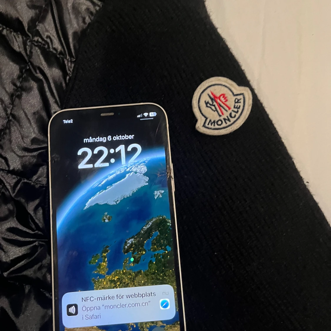 Svart quiltad pufferjacka från Moncler - 3