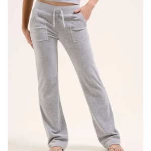 Gråa Juicy Couture byxor  - Gråa Juicy Couture byxor