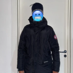 Philipp Plein mössa  - Helt ny. Fin replika med grym kvalitét. One size. Pris: 599kr. Först till kvarn som gäller. Skickas direkt inom 24h