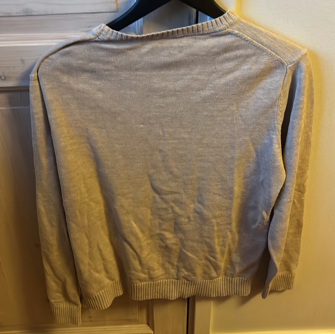 Beige stickad tröja från GANT - 1