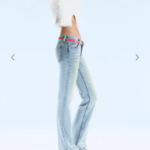 Cheap monday jeans - Säljer mina cheap monday jeans i färgen ljusblå då de tyvärr inte kommit till användning, använt de ca 3 gånger 😊 storlek: 26/32