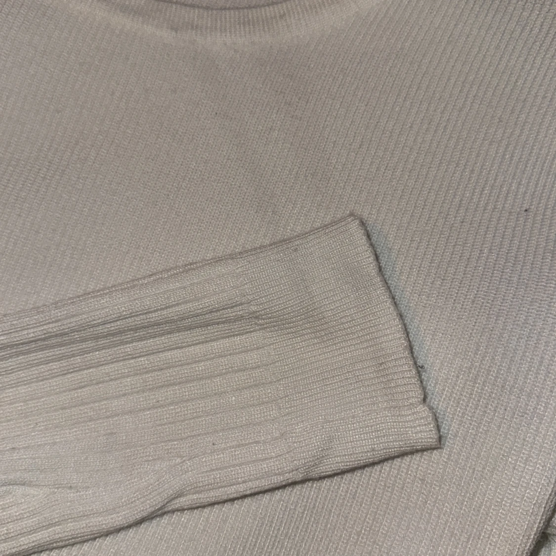 Vit ribbad croppad topp från NA-KD - 3