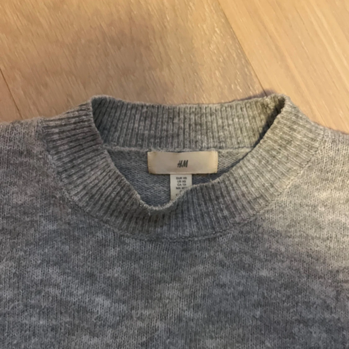 Grå stickad tröja från H&M - 1