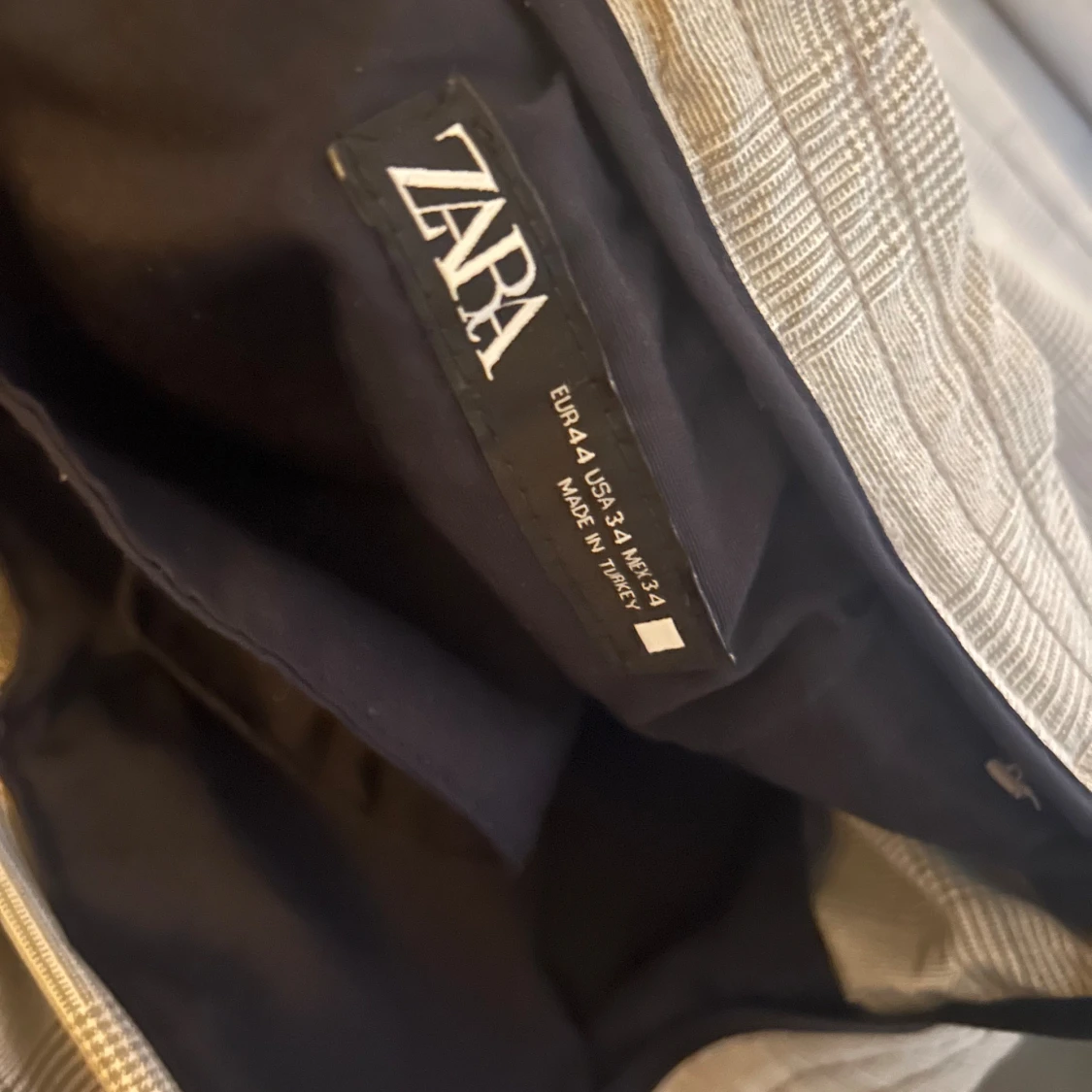 Grå rutig kostym från Zara - 3