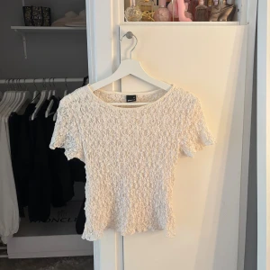 Spets t -shirt - Jätte söt topp inga defekter 💕 bekvöm, stretchigt material 